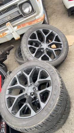 snowflake replica wheels 22’s