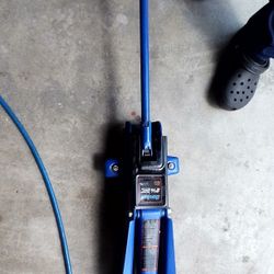 2 1/4 Ton Jack Great Condition 