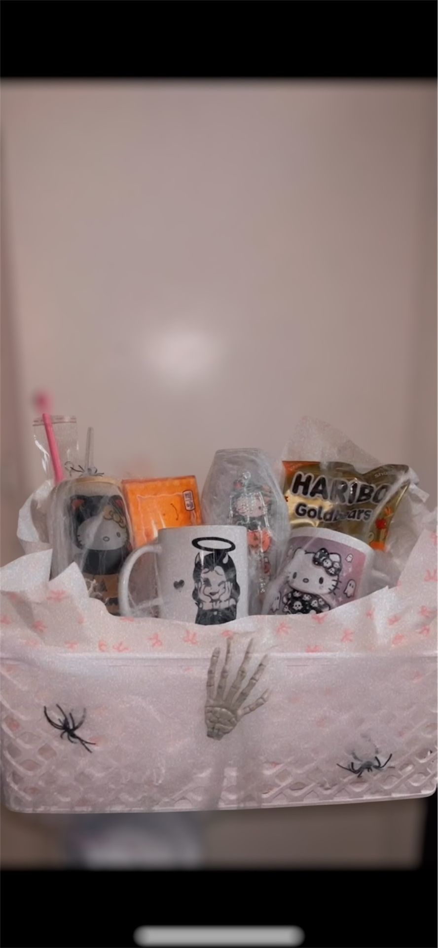 Hello Kitty Pretty Spooky Basket 