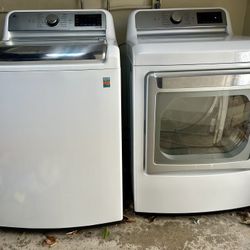 LG Washer & Dryer Set – Like New 