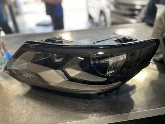 12-17 Volkswagen Tiguan LH DRIVER HEADLIGHT