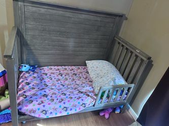 Free crib/toddler bed
