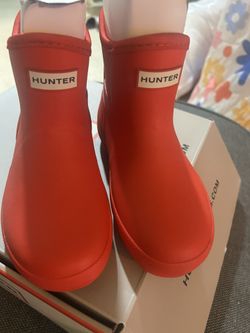 Authentic Hunter Boots Girls Size 12.      BRAND NEW 