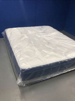 Pillow Top Mattress Still in Plastic🆗