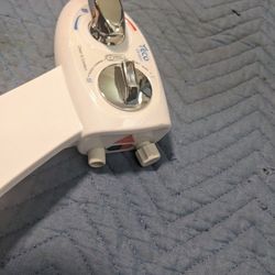 [NEW] Bidet Toilet Seat - Hot and Cold Water