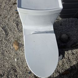 Toilet de primera clase marca toto, en excelentes condiciones