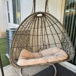 Swinging Chair