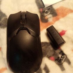 Razer Wireless Mouse And 4k Hyper polling Dongle 