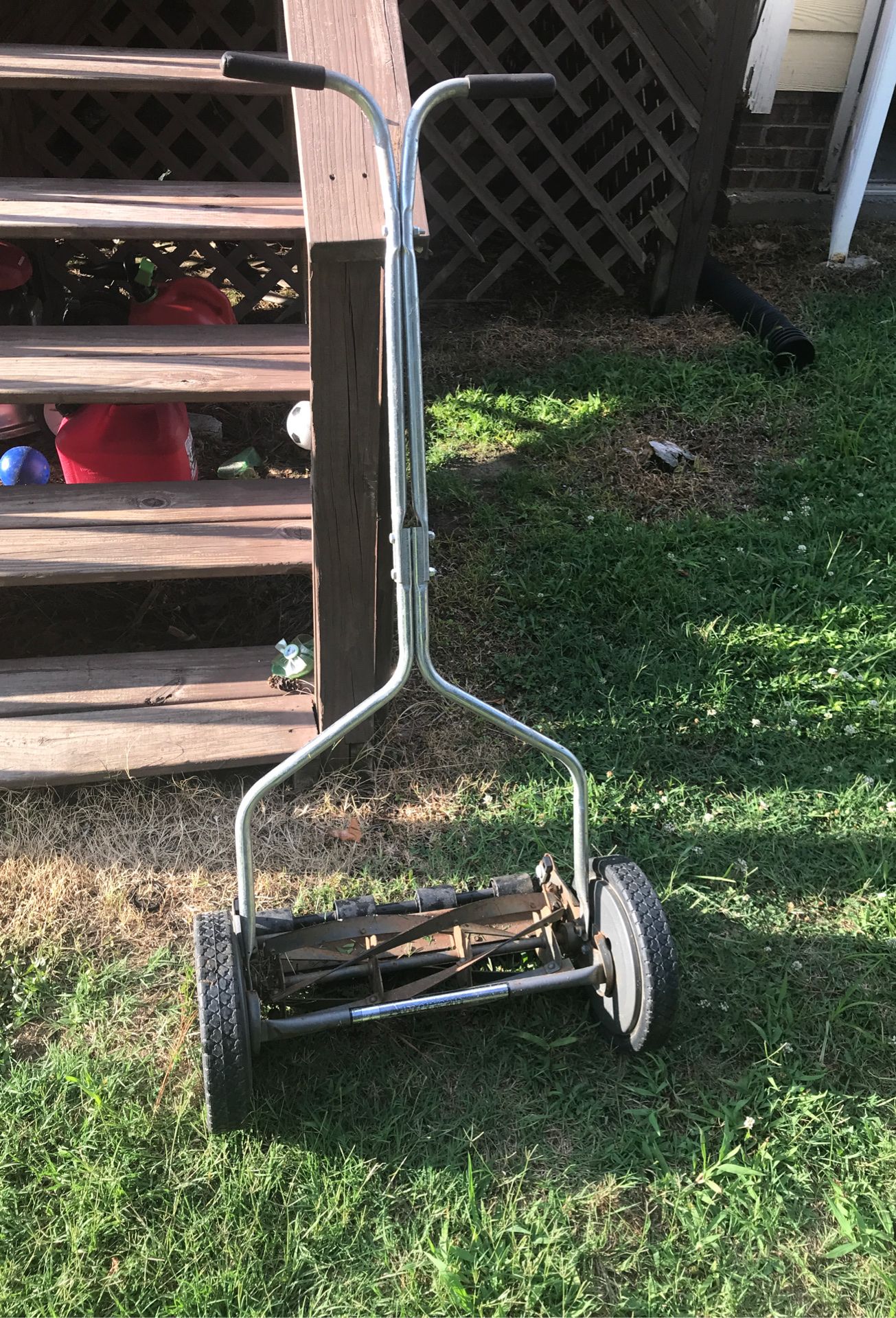 A little machine for cut grass