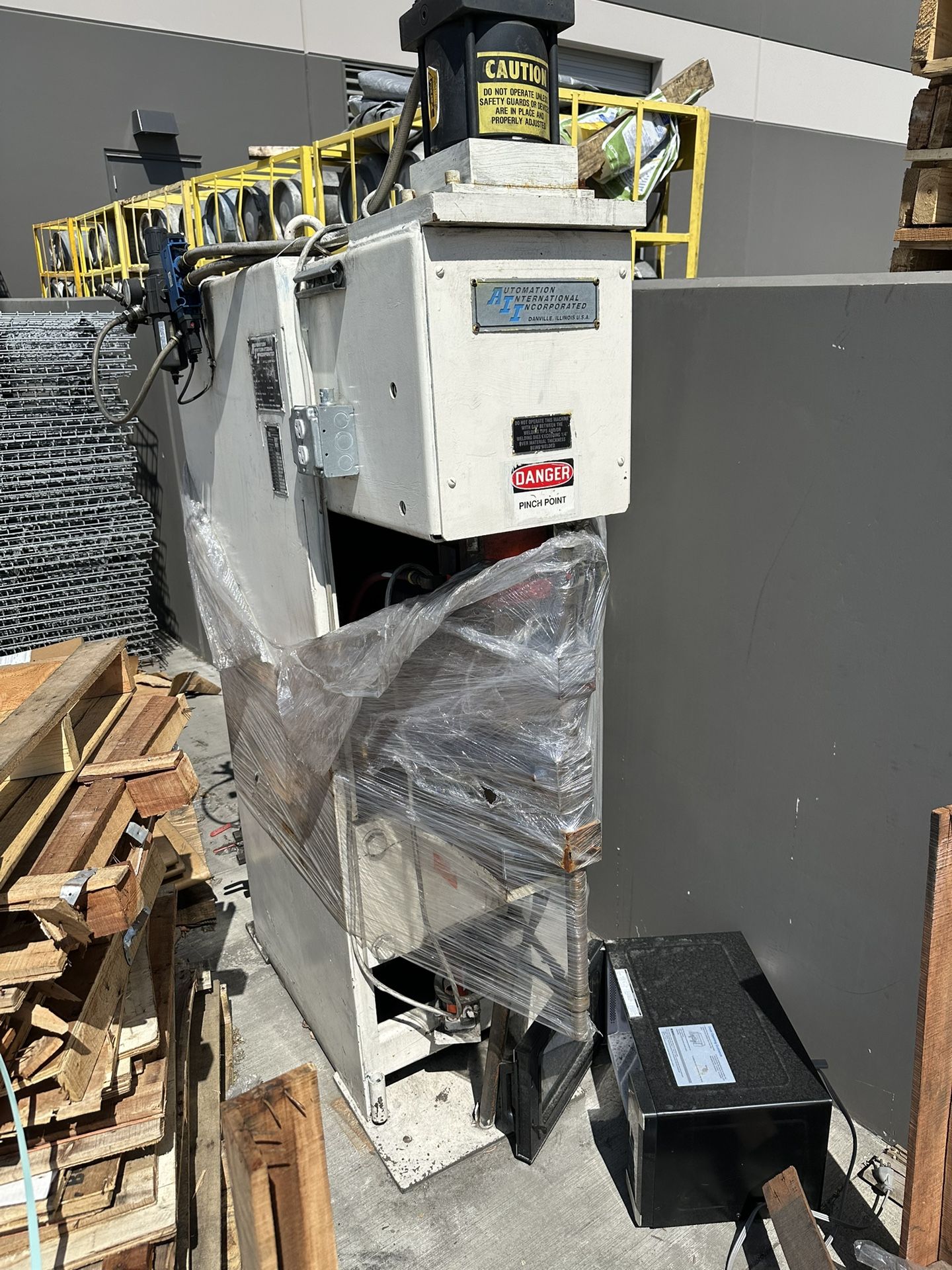 Automated International Incorporated Spot Welder