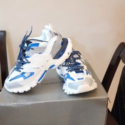 krave Temmelig Wardian sag Men Balenciaga Sneakers Size 9.5 for Sale in Queens, NY - OfferUp
