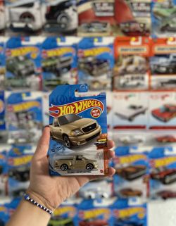 99 FORD F-150 SVT LIGHTING HOT WHEELS 