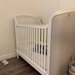 RH Baby Crib In Great Condition + Extra Mattress/ Bed Covers