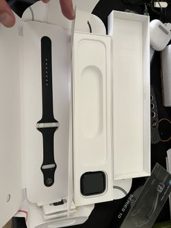 Series 8 Applewatch. Barely Used