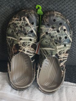 Size 13  Mens Camouflage Boulder Colorado style Crocs