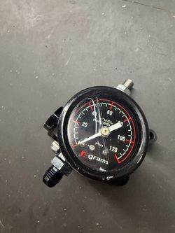 Gram’s performance liquid filled fuel pressure gauge