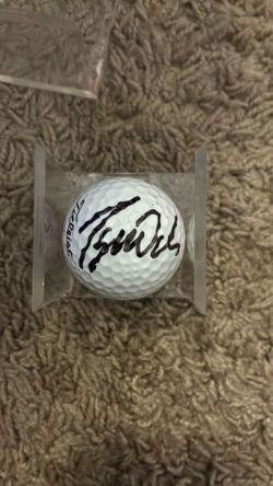 Tiger Woods son golf ball I don’t know if it’s real Tiger Woods signed golf ball I don’t know if it’s real