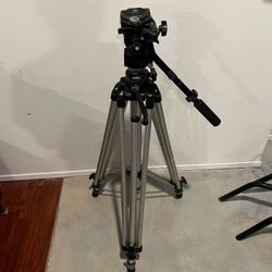 Manfrotto 3046 Bogen Tripod w/ head and arm