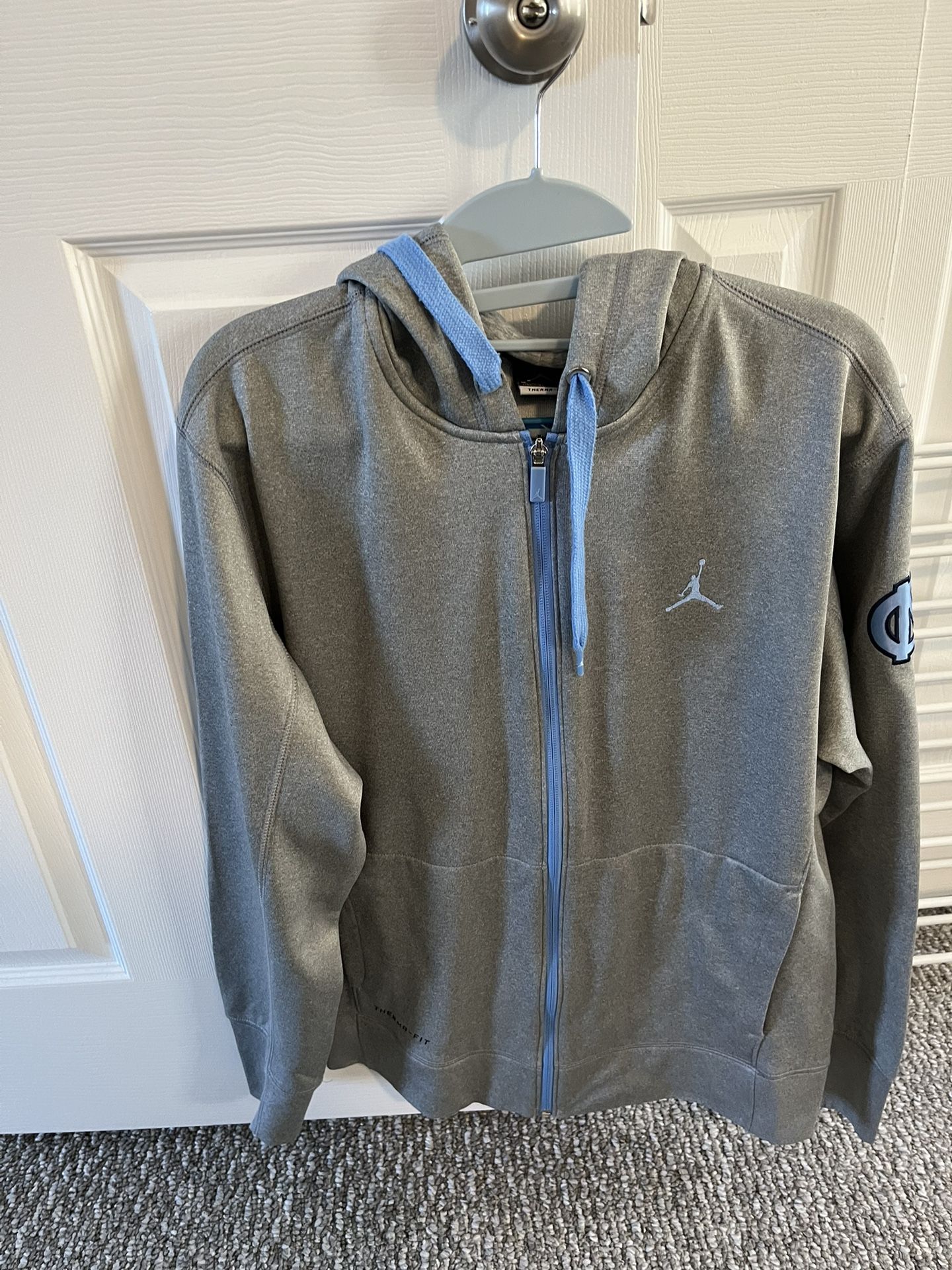 Jordan North Carolina Tar Heels Therma-Fit Hoodie- Pre owned