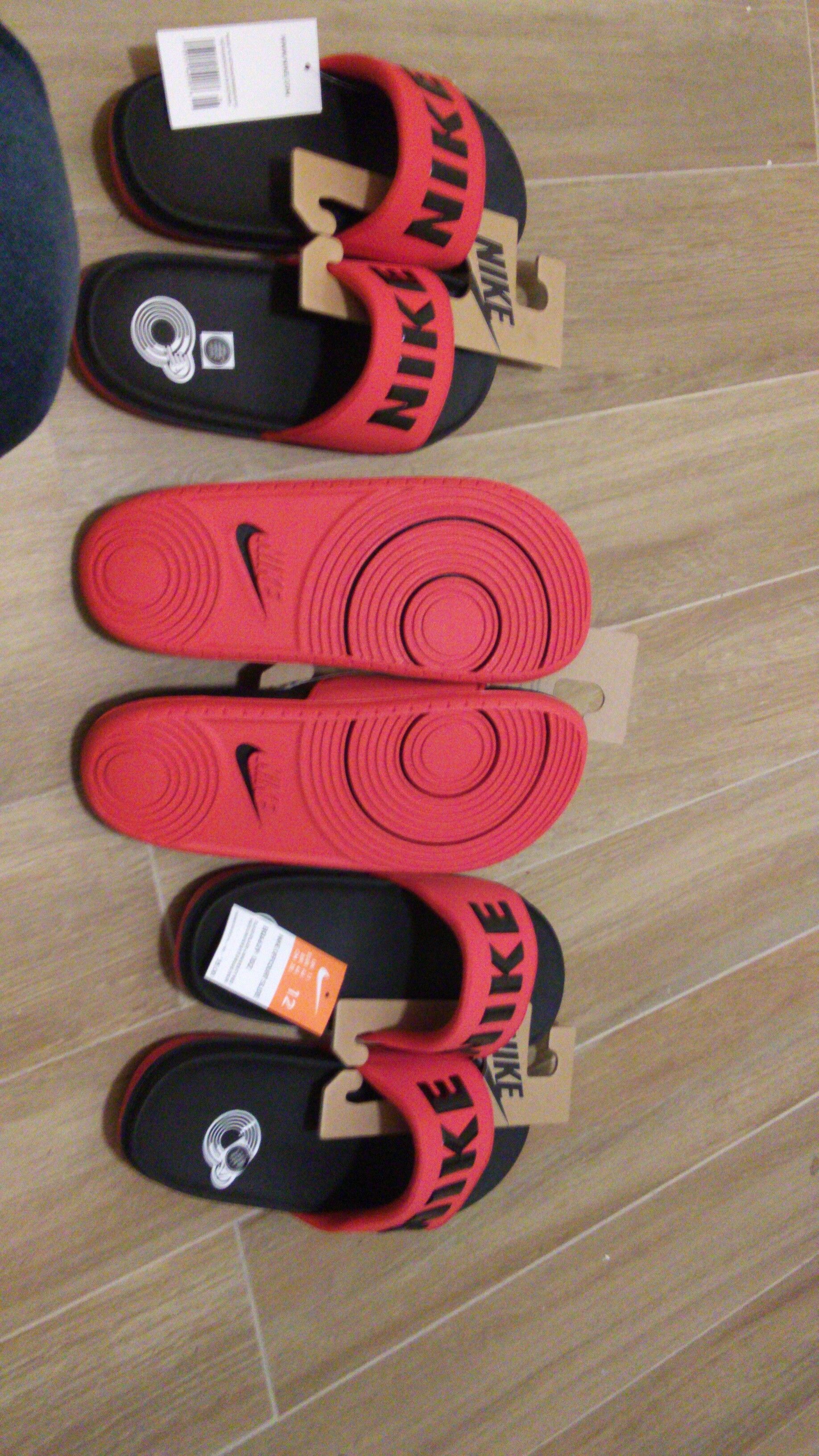 NIKE slide sandales size 11