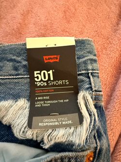 Levi’s 501 ’90s Shorts Women’s 20W – Distressed Denim – NWT