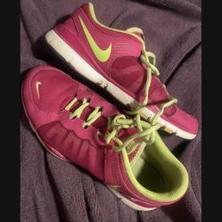 women size 9 nike shoes worn exactly one time, Metairie