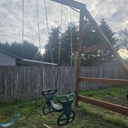 Rocking Swing With Brackets