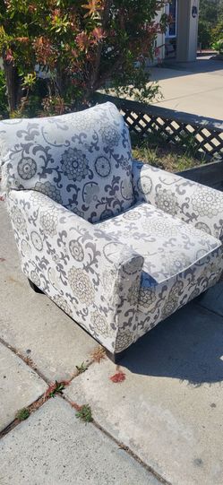 Chair for Free