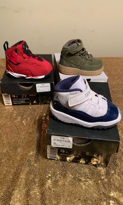 Boys size 4c Jordan’s