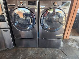LG Steam Washers And Dryer GAS