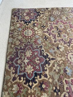 BEAUTIFUL OVERSIZED RUG! Perfect Condition! 