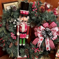 Nutcracker Wreath 20 Inch