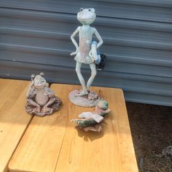 Outdoor Frog Statues 