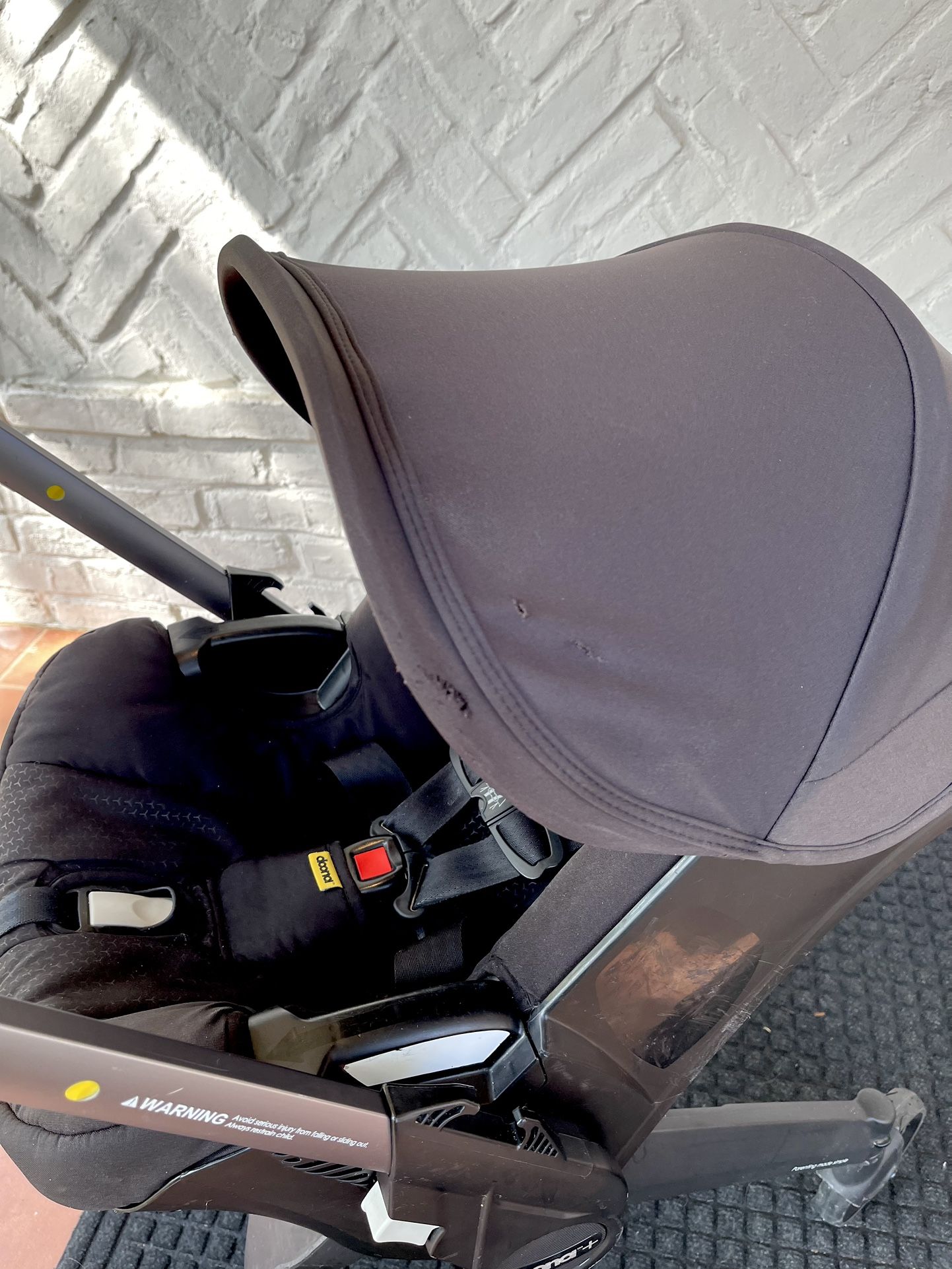 Doona Baby Infant Carseat Carrier Stroller + Newborn Inserts + Seat