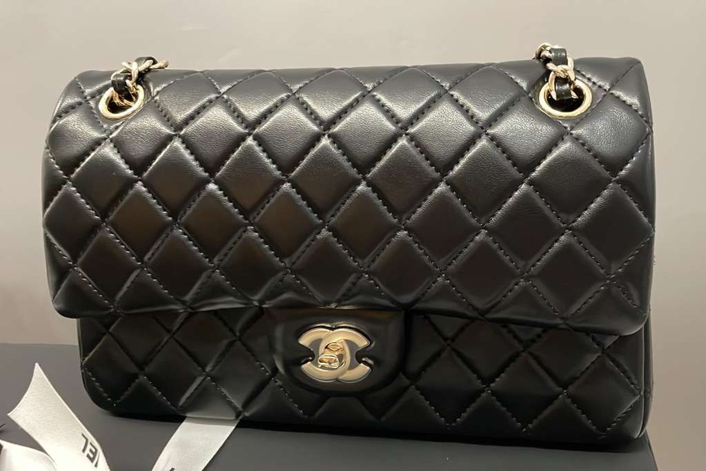 Chanel Classic Flap Medium – Black Lambskin / Light Gold Hardware