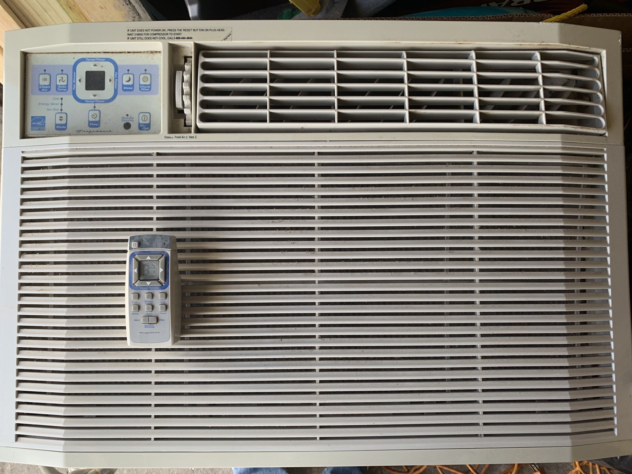 FRIGIDAIRE FAS226N2A 22000 BTU AIR CONDITIONER
