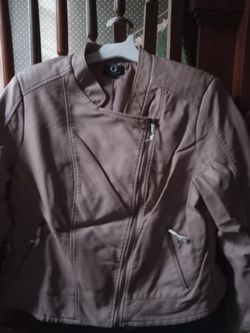 Fabulous,New, Guliana Rancic Collection Jacket. Size XL.