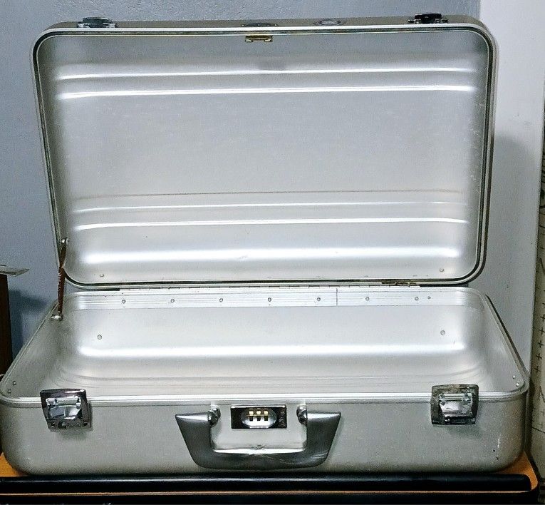 Zero Halliburton Aluminum Briefcase