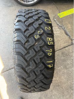 17” tire falken LT 285/70/17 M/T semi new with free installation $150
