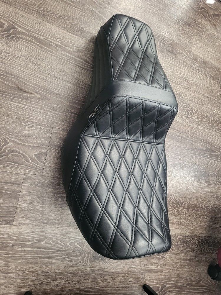Le Pera Tail Whip Harley Seat