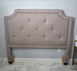 RH Quren Headboard