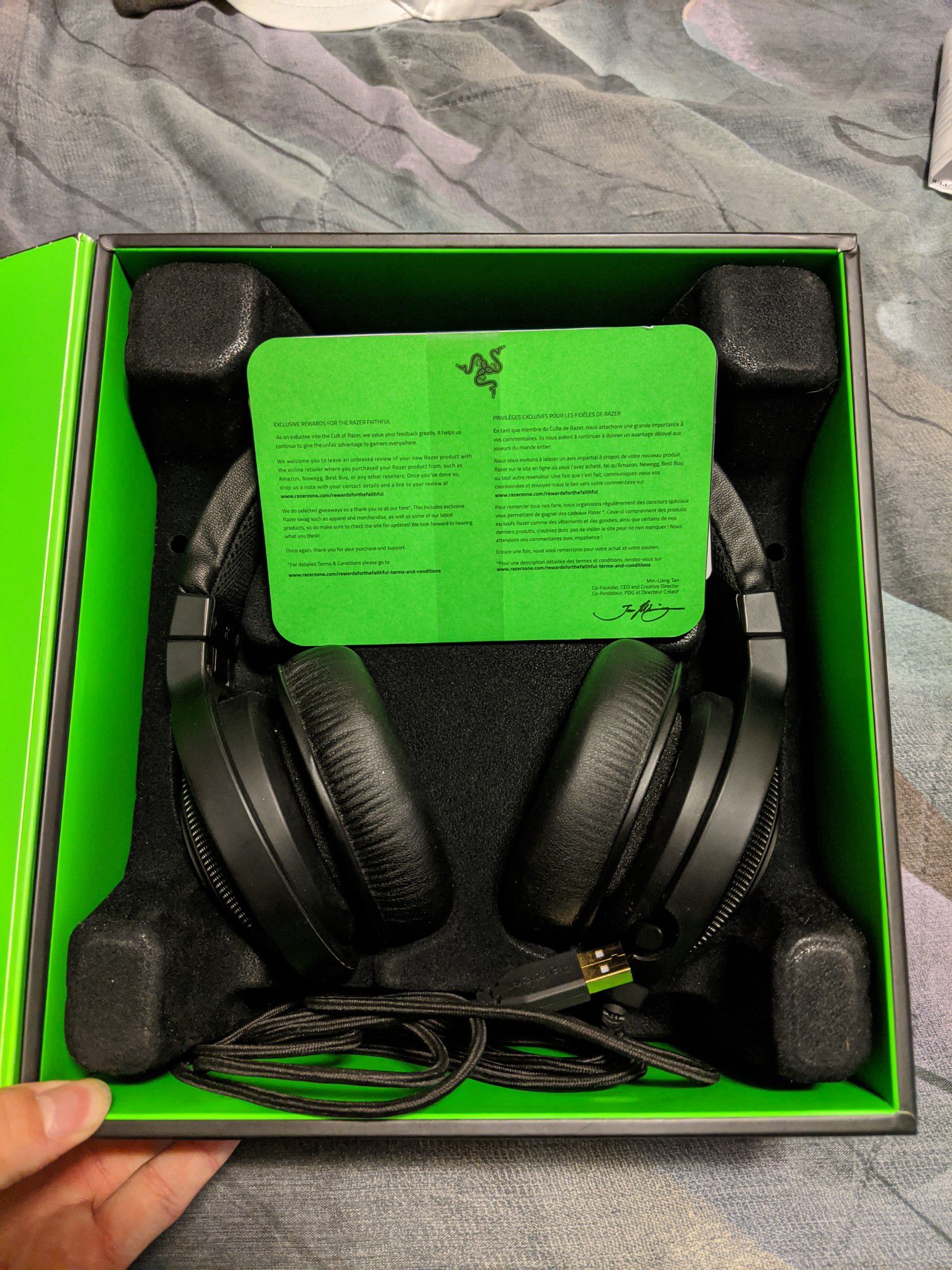 Razer Kraken 7.1 Chroma Surround Sound Headphones (Like new)