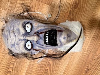 Halloween hanging head