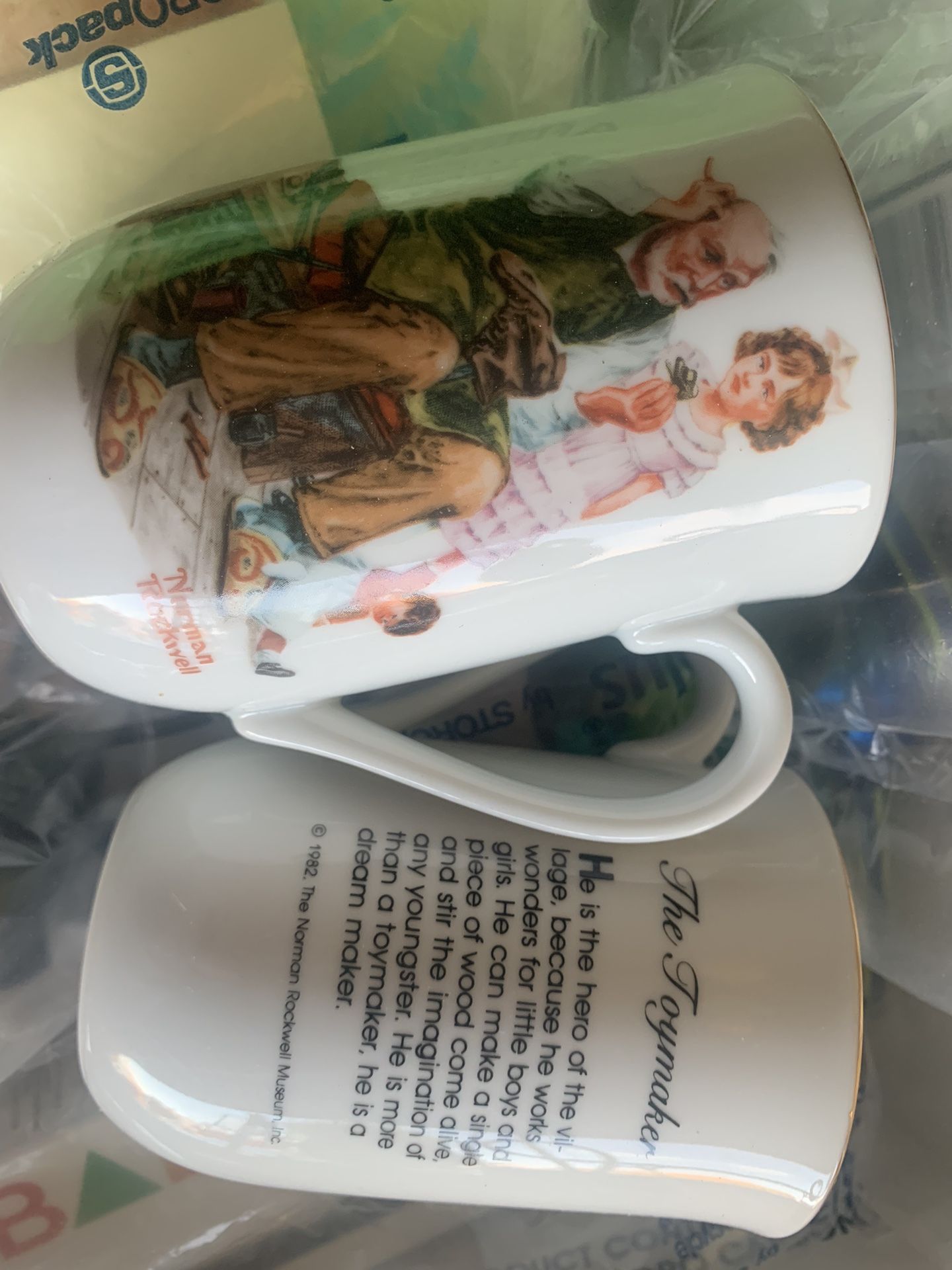 Vintage Norman Rockwell Mugs And Decorative Accent Lot