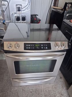 Electric stove Frigidaire