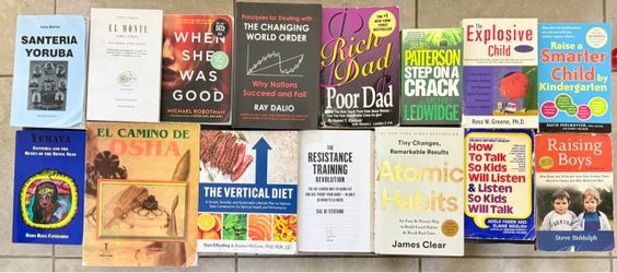 Paperback Book Lot Various Titles English/Spanish Mixed Topics 15 Books