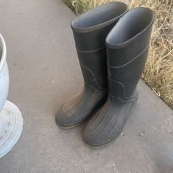 Electrical Boots Size 9