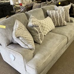 Cozy Stunning New Couch! 