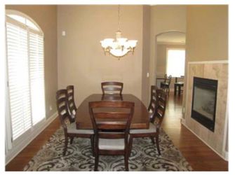 Modern Dining Table & Chairs