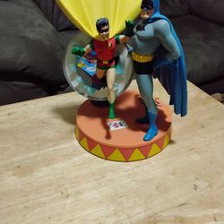  Batman And Robin Statue At The Circus With Box